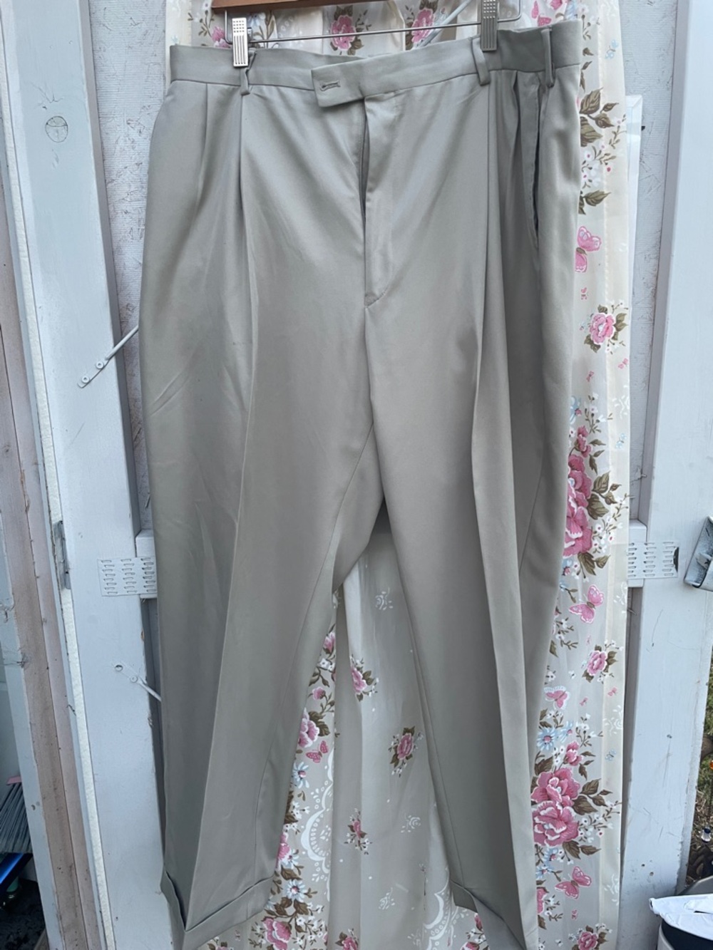 Neutral Button-Front Trousers in Light Beige